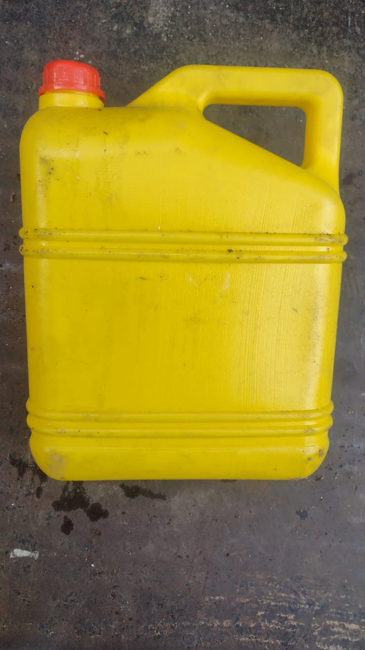 FIVE LITER OIL CANE